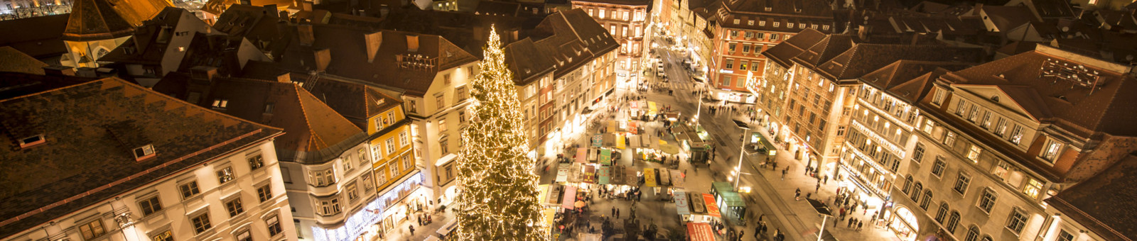     Julemarked på Hauptplatz i Graz 